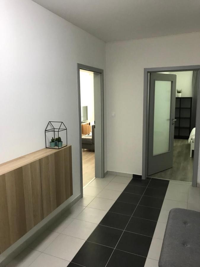 Samorin Modern Apartmens Private Parking - Air Conditioning Екстериор снимка