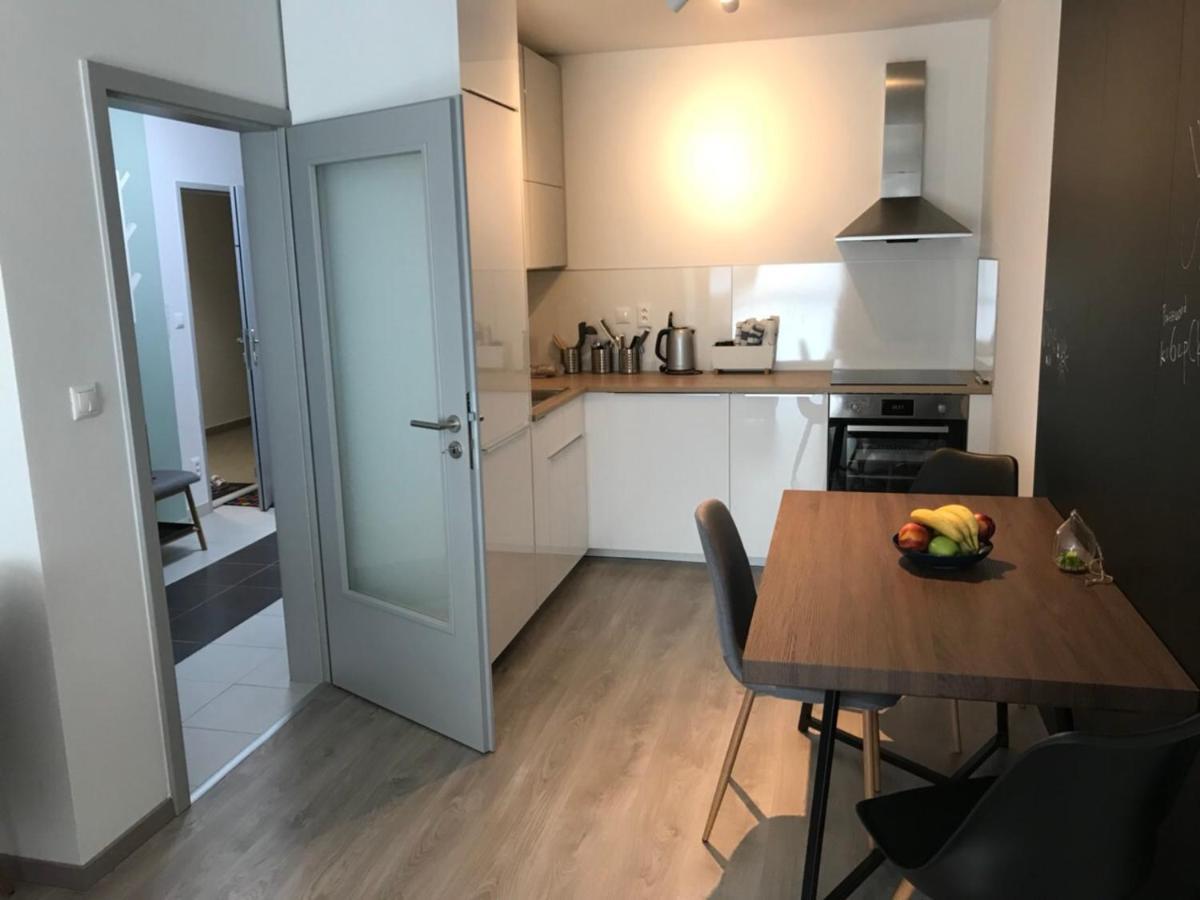 Samorin Modern Apartmens Private Parking - Air Conditioning Екстериор снимка